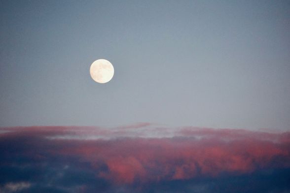 Srpanjski puni Mjesec