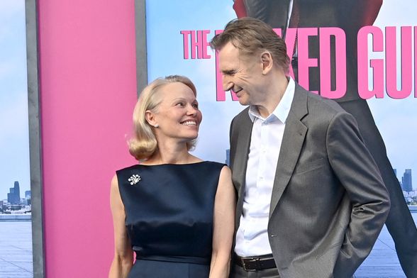 Pamela Anderson i Liam Neeson - 8