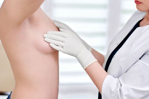 Potrebno je redovito ultrazvučno praćenje fibroadenoma svakih 6 – 12 mjeseci