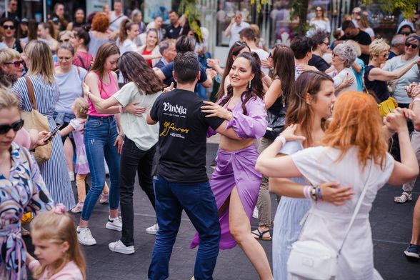 Zapleši s nama - 13