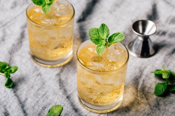 Domaći liker od mente