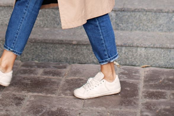 Bež tenisice mogu vizualno produžiti noge i cijelu figuru