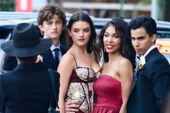 Suri Cruise na maturalnoj večeri - 8