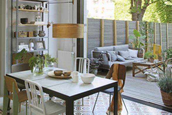 Terasa usred grada sklonjena od pogleda - 4