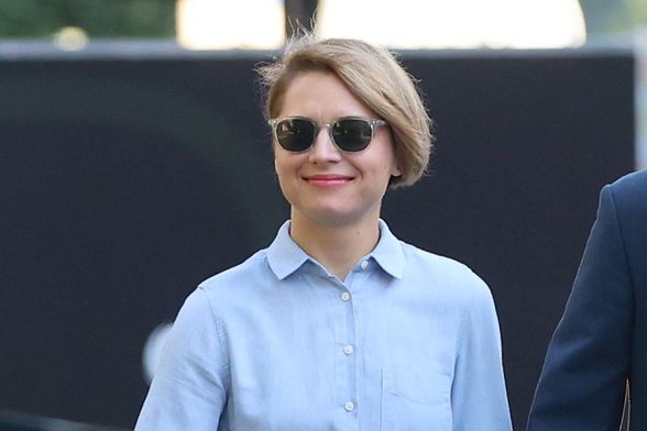 Iva Mertić Tomašević u tenisicama i širokim trapericama na drugom krugu lokalnih izbora - 4