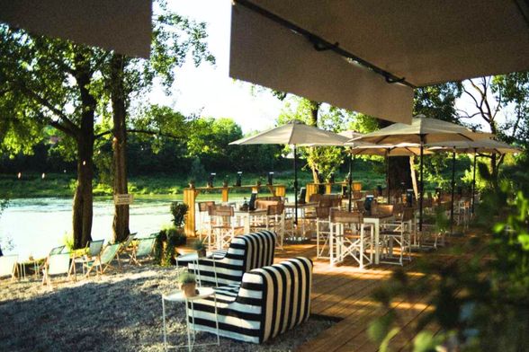 Dnevni boravak na rijeci