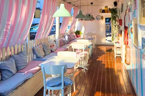 Slastičarnica Jagode i čokolada