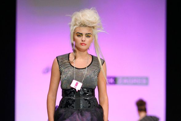 Ella Dvornik na reviji Zorana Aragovića i njegova brenda BiteMyStyle