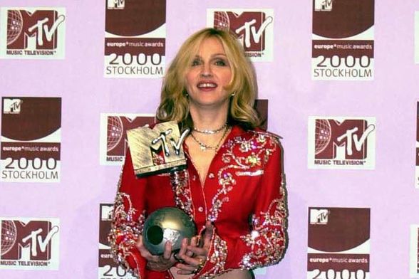 Madonna 2000. godine - 4