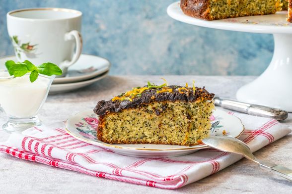 Kolač s makom, čokoladom i narančom