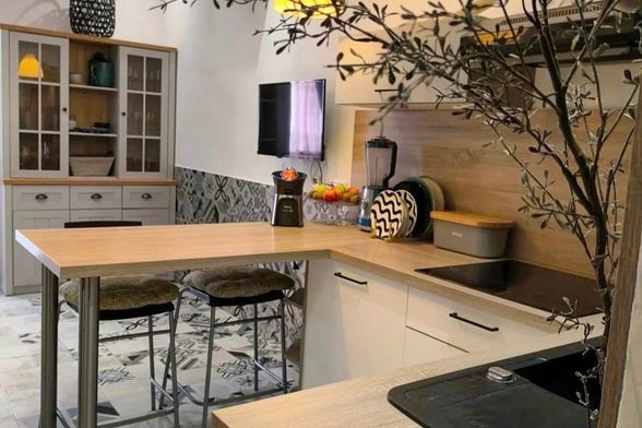 Prekrasno preuređena 80 godina stara kuća u Puli - 19