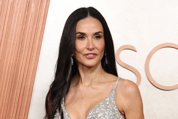 Demi Moore na dodjeli Oscara 2025. u haljini Armani Privéa - 2