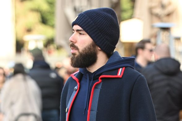 Mladić sa zagrebačke špice u šokačkoj jakni