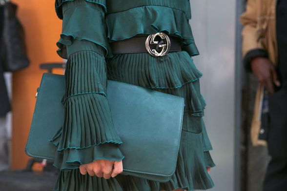 Žena u zelenoj haljini