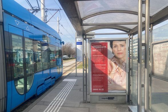 Plakati s pitanjima nalaze se diljem Zagreba