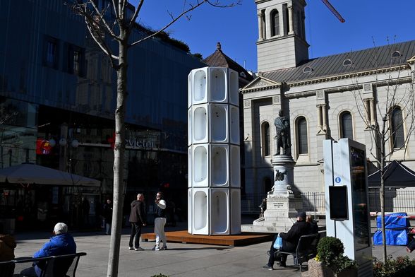 Skulptura AJ VANA BE