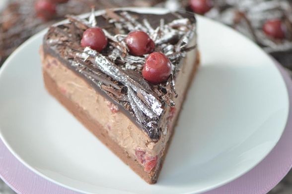 Torta s čokoladom i višnjama (Lenina torta)