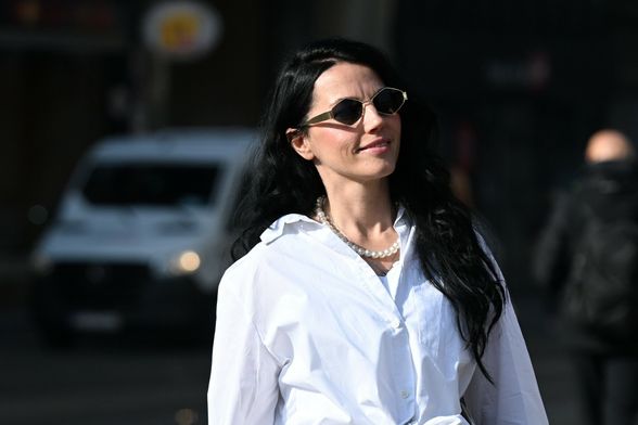 Zagrebačko izdanje u srebrnim štiklama