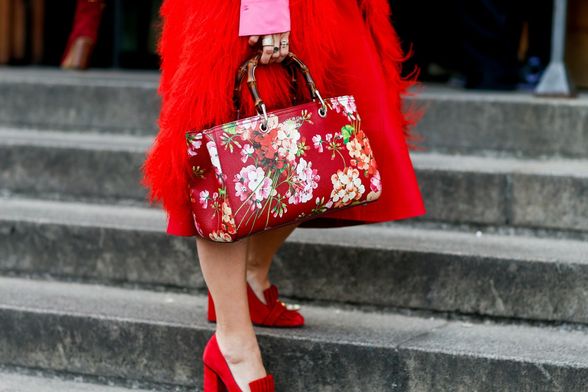 Suknje u vatrenoj nijansi crvene boje bit će veliki hit