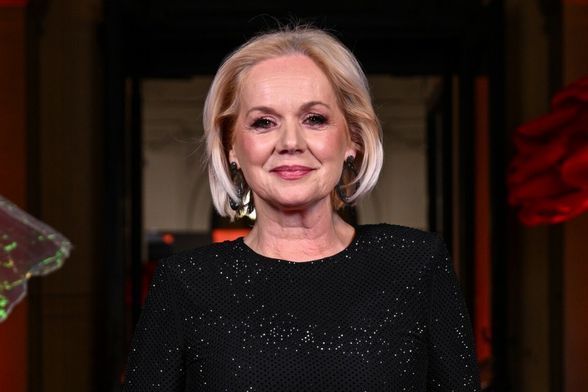 Ksenija Pajić u crnoj toaleti sa šljokicama na Večernjakovoj ruži 2026. - 2