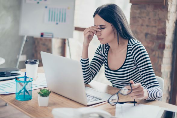 Oko 80 posto ljudi koji provode više od tri sata dnevno pred računalom misli da im to stvara probleme