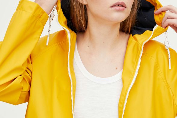 Jakne u jakim bojama mogu uljepšati kišne dane