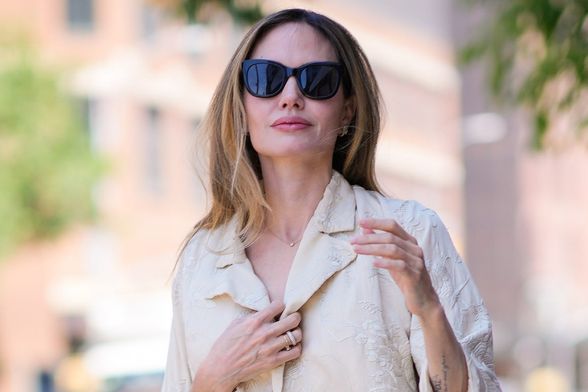 Angelina Jolie u sandalama Owena modne kuće Chloé - 2