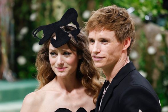 Eddie Redmayne i supruga Hannah Bagshawe na Met Gali