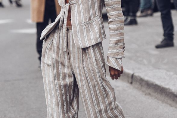 Hlače na pruge istovremeno su šik, elegantne i ležerne