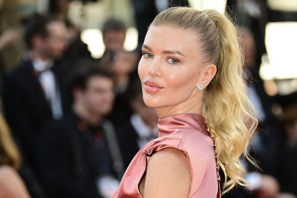 Nera Lešić na crvenom tepihu u Cannesu