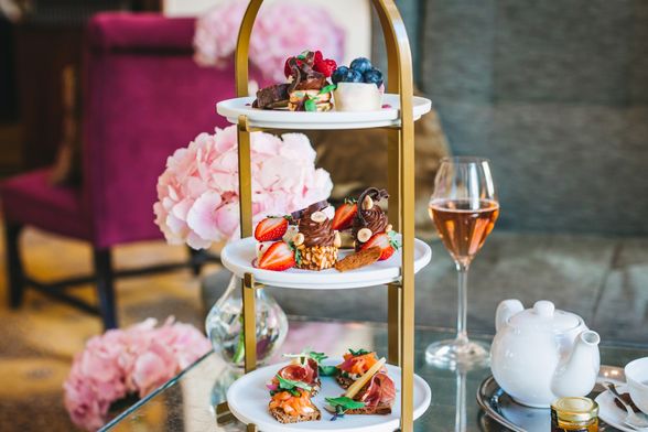 Orient Express čajanka u hotelu Esplanade