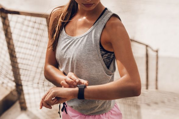 Žena prati potrošnju kalorija