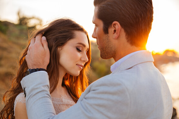 Close,Up,Portrait,Of,A,Beautiful,Married,Couple,At,The