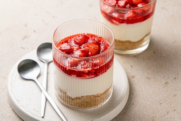 Cheesecake s jagodama u čaši