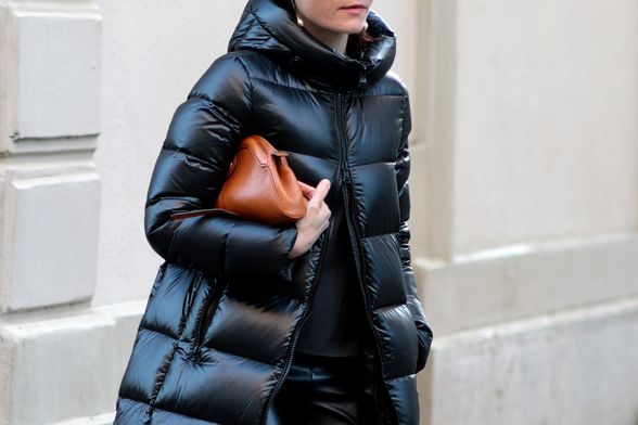 Duga i topla zimska jakna u street style izdanju