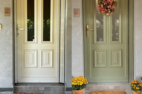 Ulazna vrata Mine Peslać prije i nakon bojenja