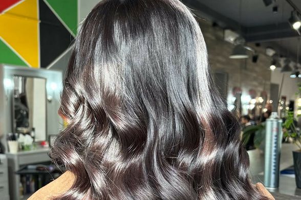 Boja kose sjajni espresso