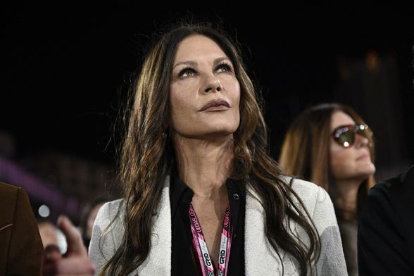 Catherine Zeta-Jones na Formuli 1 u Las Vegasu - 1