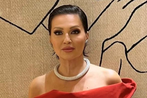 Nina Badrić u sjajnom crvenom izdanju