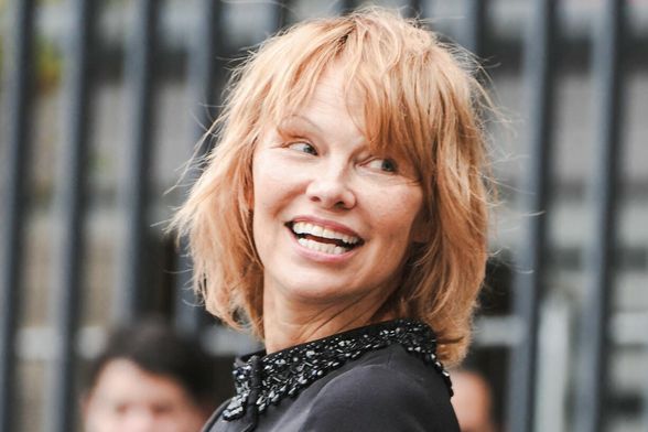 Shaggy bob nosi i Pamela Anderson