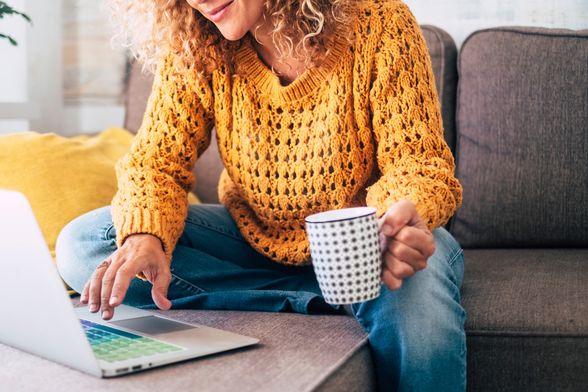 Žena i online kupovina