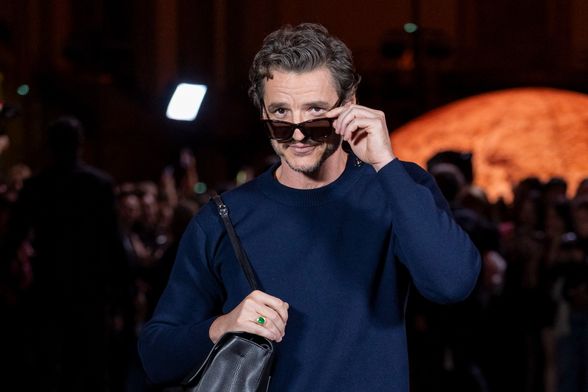 Pedro Pascal na Chanelovoj reviji