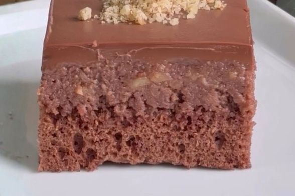 Čokoladni kolač s jabukama