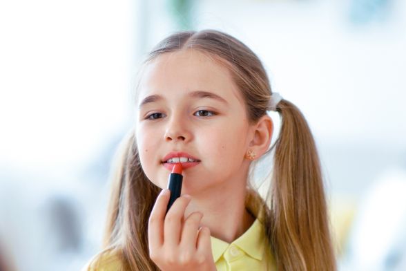 Je li šminki mjesto u školi?