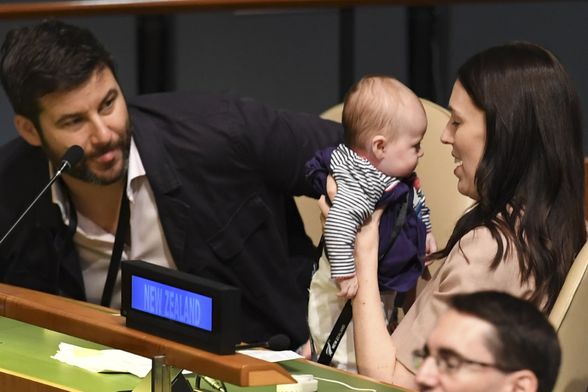 Novozelandska premijerka Jacinda Ardern s kćerkicom