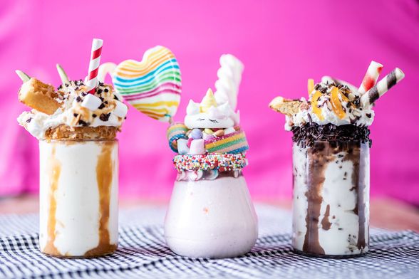 Restoran RougeMarin na Zagreb Burger Festivalu predstavlja svoj Unicorn Milkshake (u sredini)