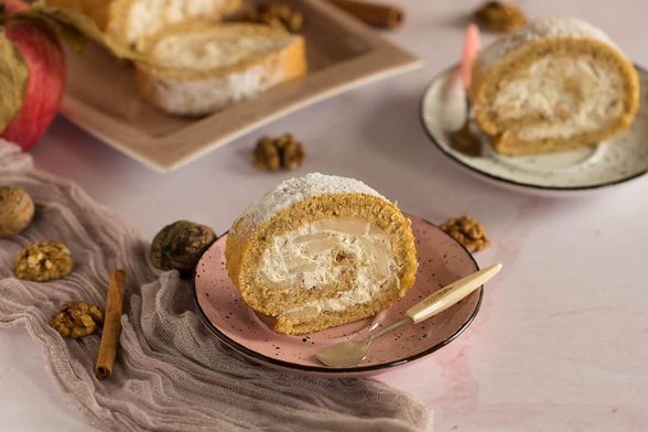 Mirisna rolada od jabuka