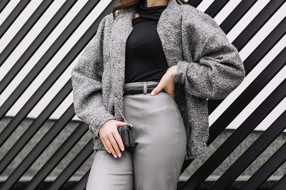 Žena u jesenskoj jakni