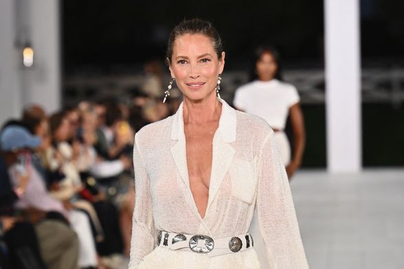 Christy Turlington prošetala modnom pistom na Tjednu mode u New Yorku