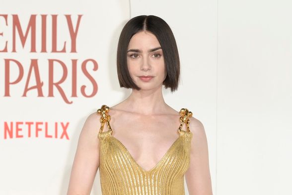 Lily Colins u zlatnoj haljini u Rimu